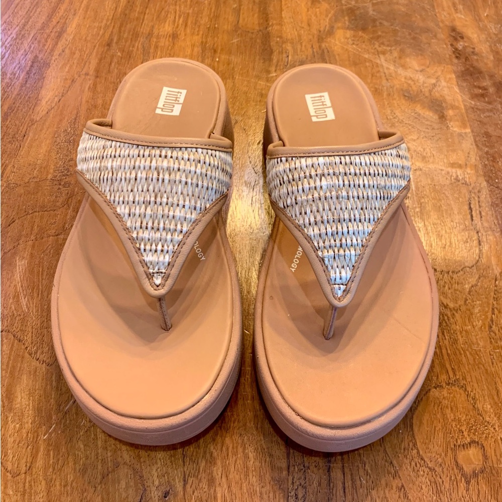 FitFlop Women's F-Mode Woven Flatform Raffia & Leather Caramel Beige Sandals
